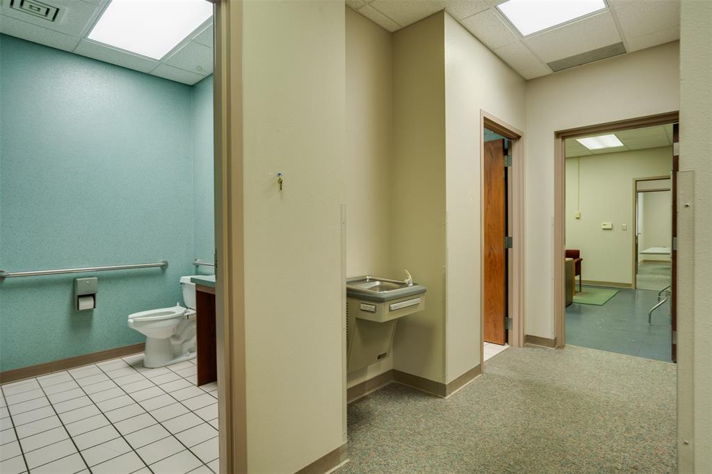 2618 Old Iowa Park Road Property Photo 20