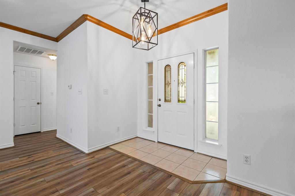 623 Madison Place Property Photo 4