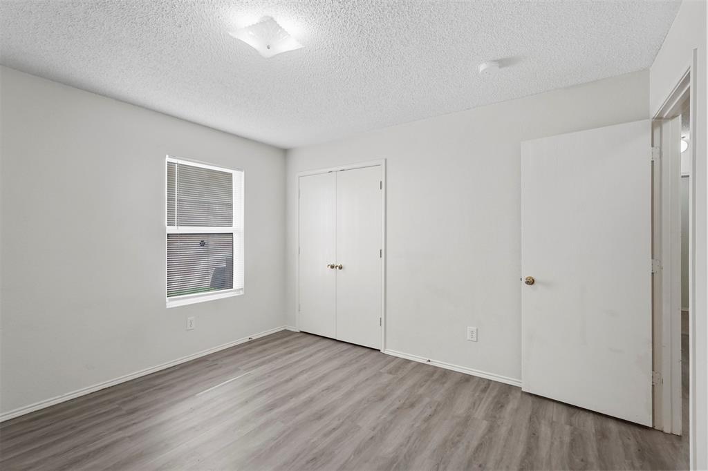 4237 Silverthorne Drive Property Photo 8