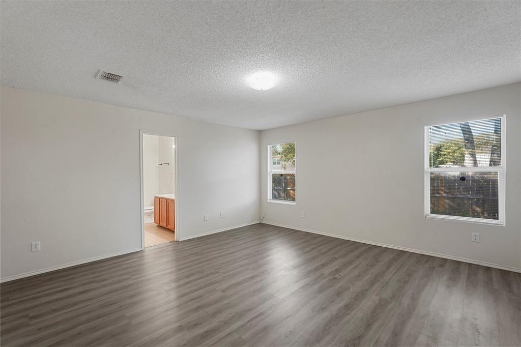4237 Silverthorne Drive Property Photo 10