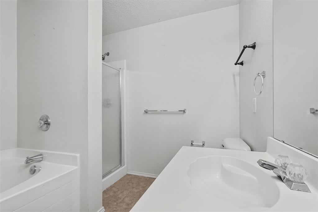 4237 Silverthorne Drive Property Photo 11