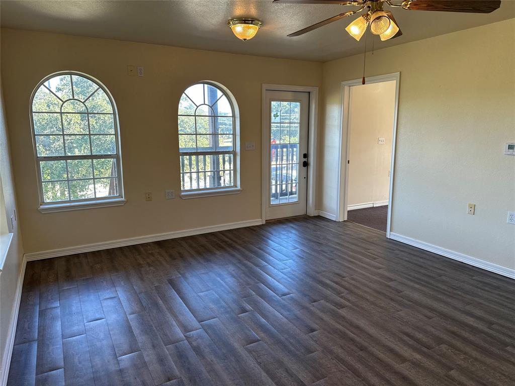 200 E Elm Street N Property Photo 4