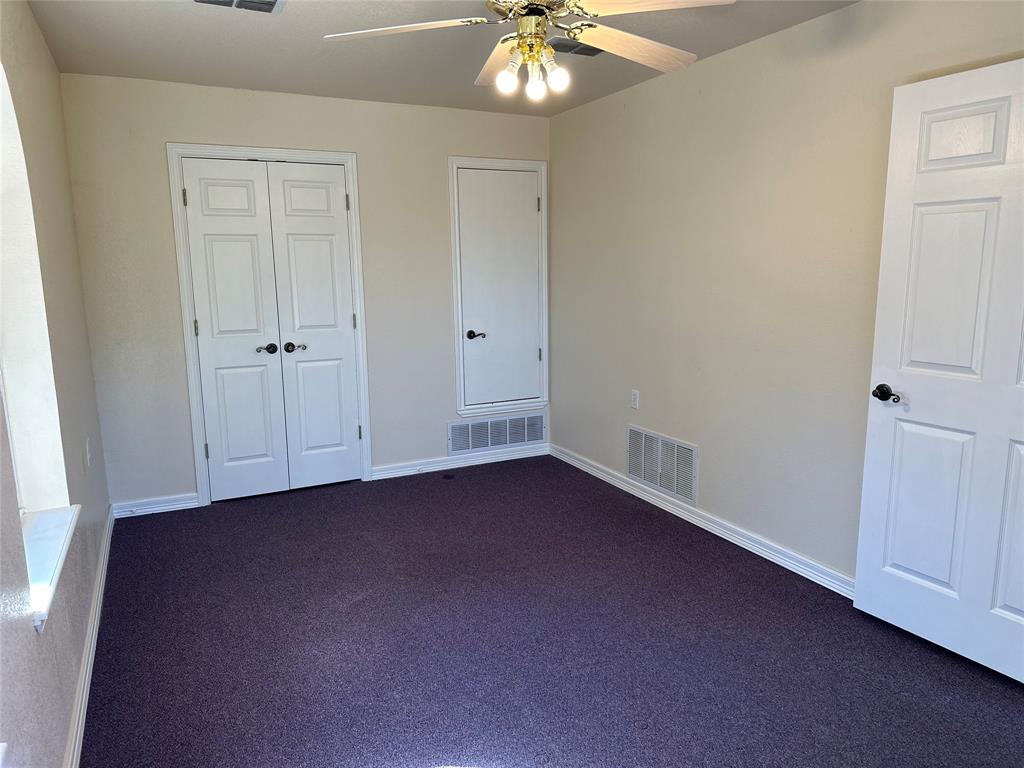 200 E Elm Street N Property Photo 8