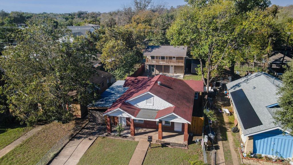 929 S Rosemont Avenue Property Photo 1