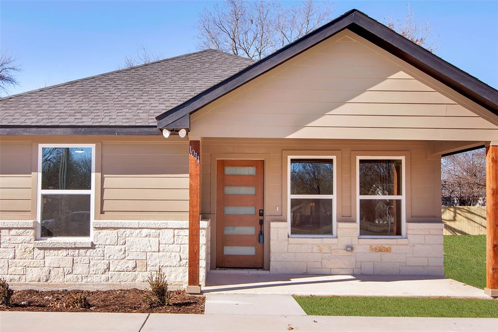 1011 S Grand Property Photo 2