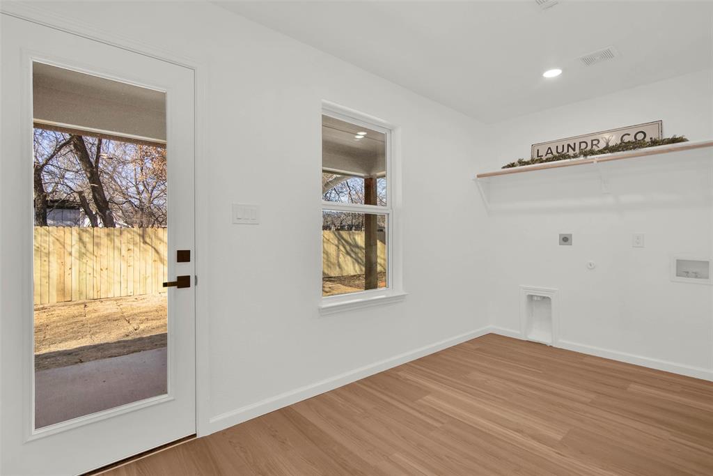 1011 S Grand Property Photo 13