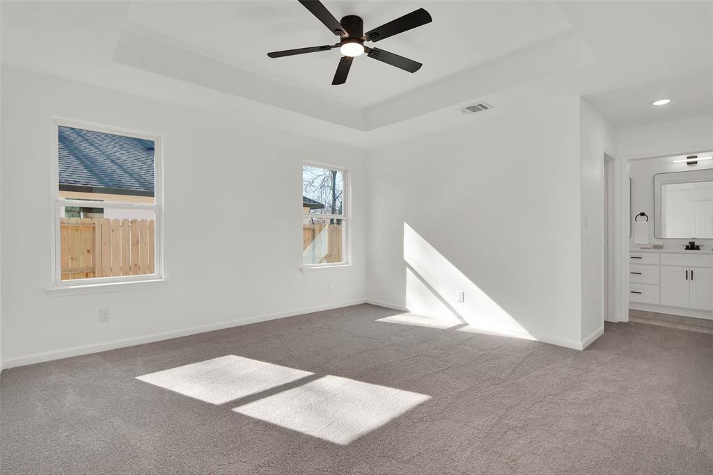 1011 S Grand Property Photo 14