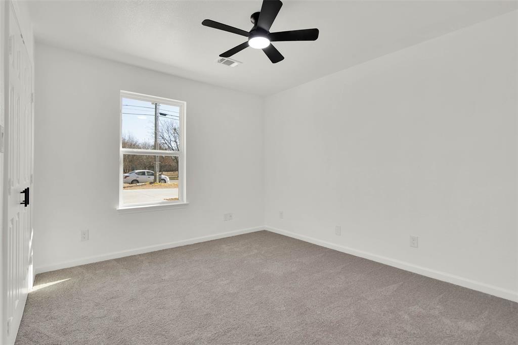 1011 S Grand Property Photo 17