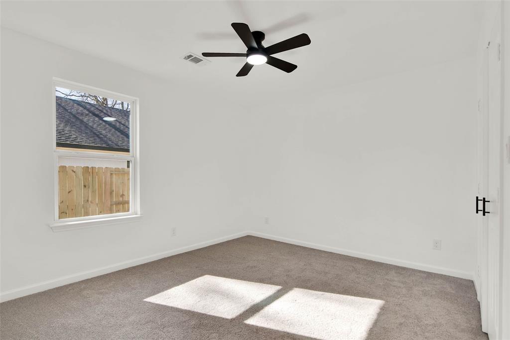 1011 S Grand Property Photo 19