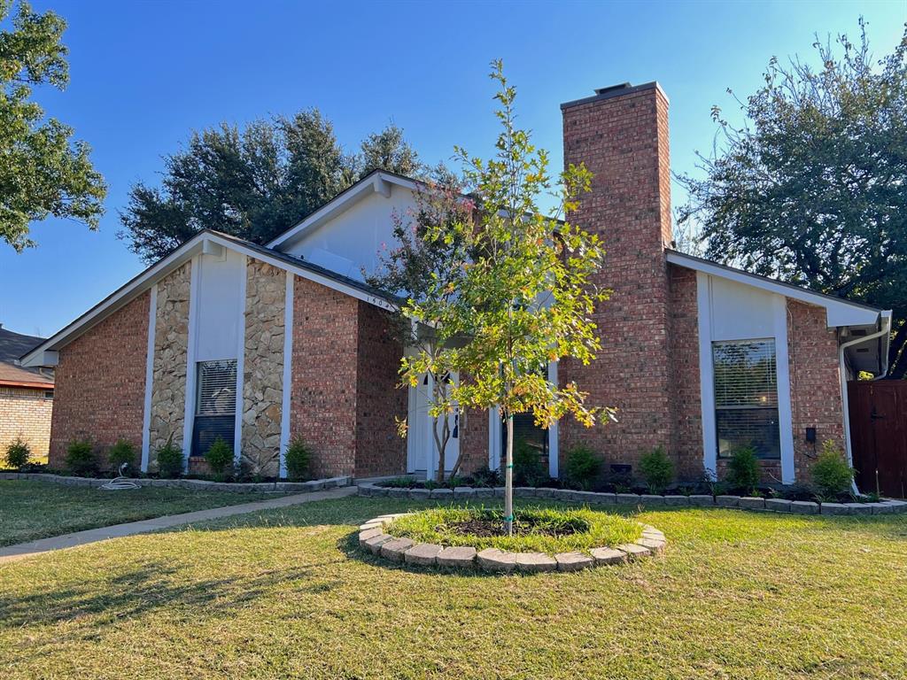 1504 Versailles Drive Property Photo 1