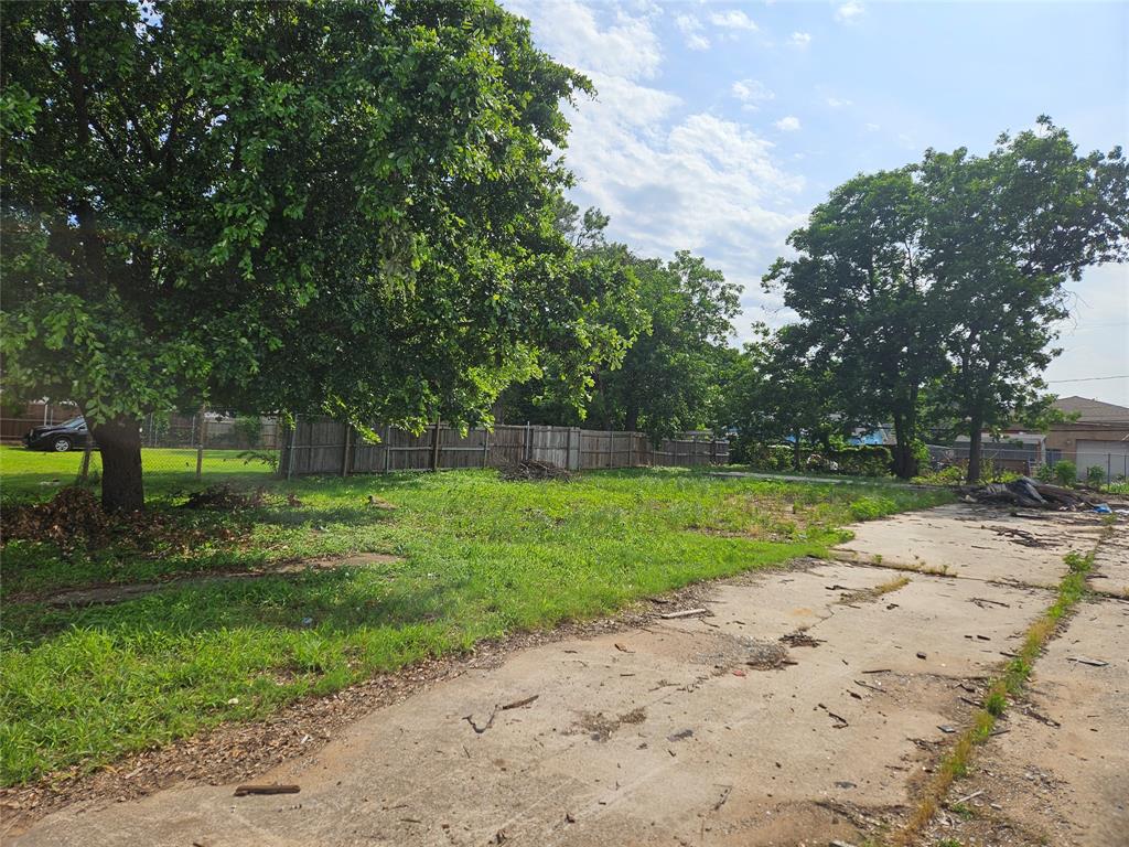 206 Broadmoor Avenue Property Photo