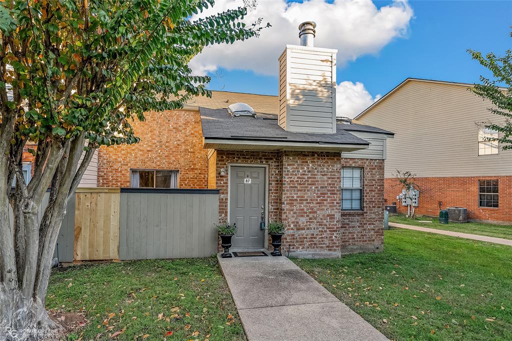 3636 Greenacres Place Drive Property Photo 1