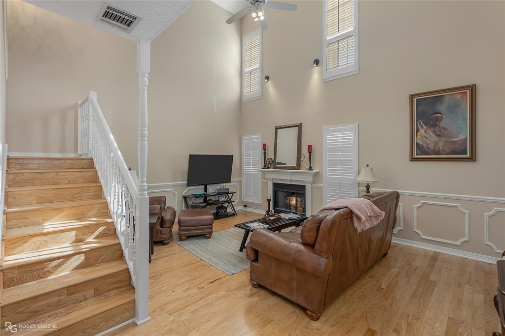 57 Meadow Creek Drive Property Photo 8