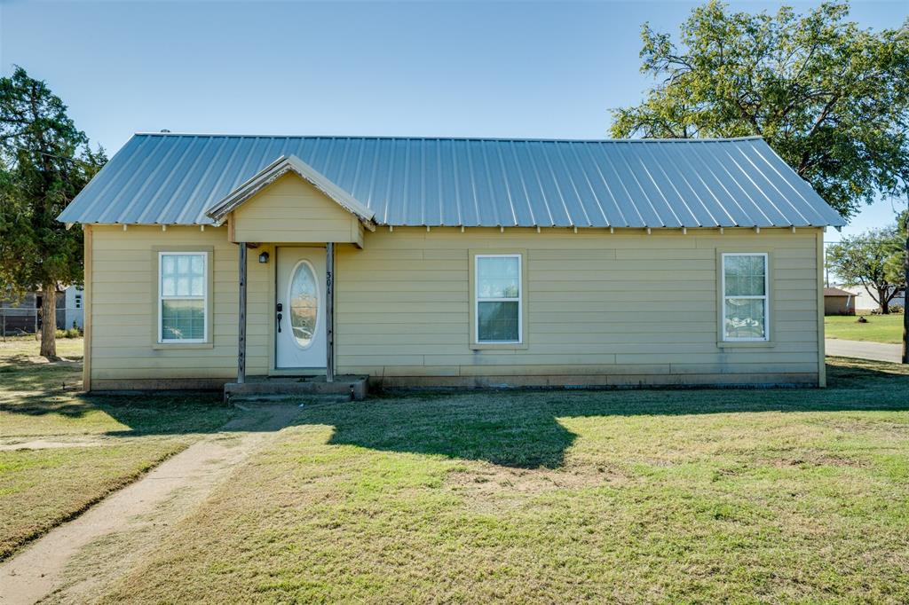 310 Ne Third Street Property Photo