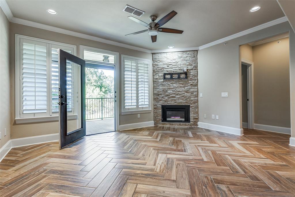 500 Waters Edge Drive Property Photo 8
