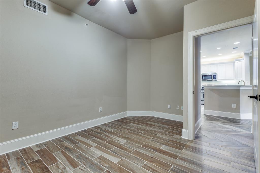 500 Waters Edge Drive Property Photo 10