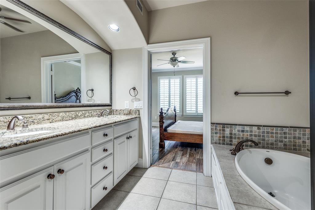 500 Waters Edge Drive Property Photo 22