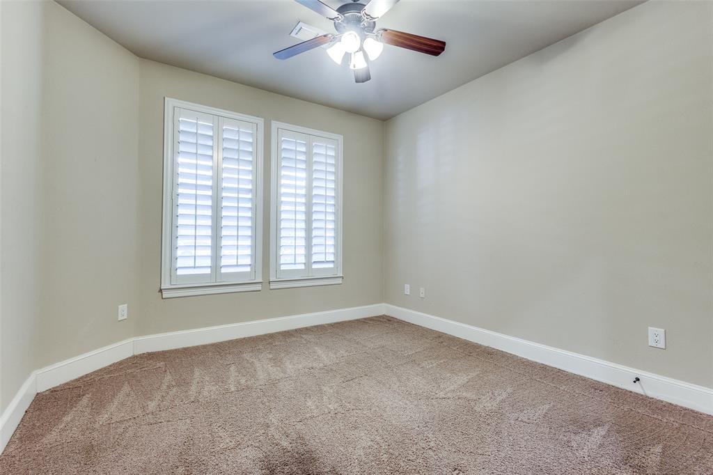 500 Waters Edge Drive Property Photo 24
