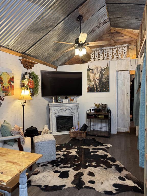 457 County Road 387 Property Photo 6