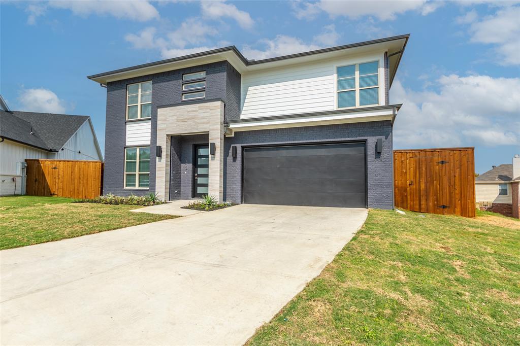 1302 Genoa Circle Property Photo 1
