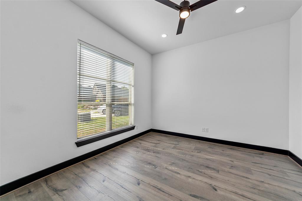 1302 Genoa Circle Property Photo 30