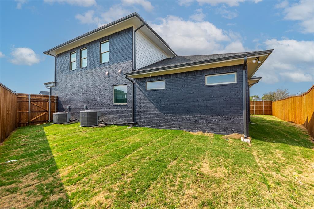 1302 Genoa Circle Property Photo 34