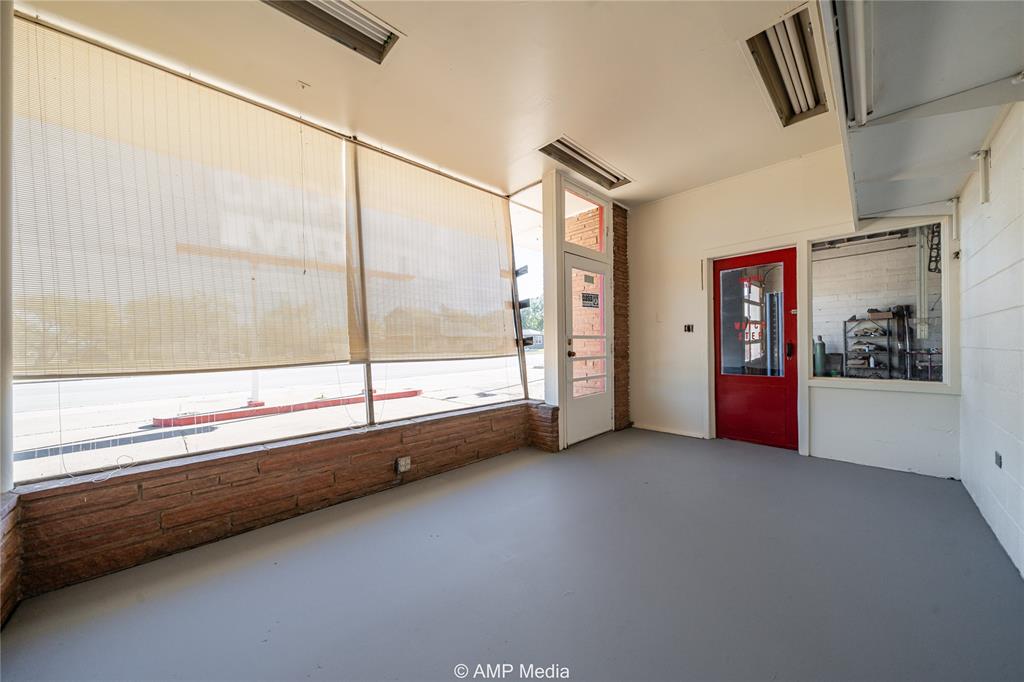 413 N Swenson Street Property Photo 10