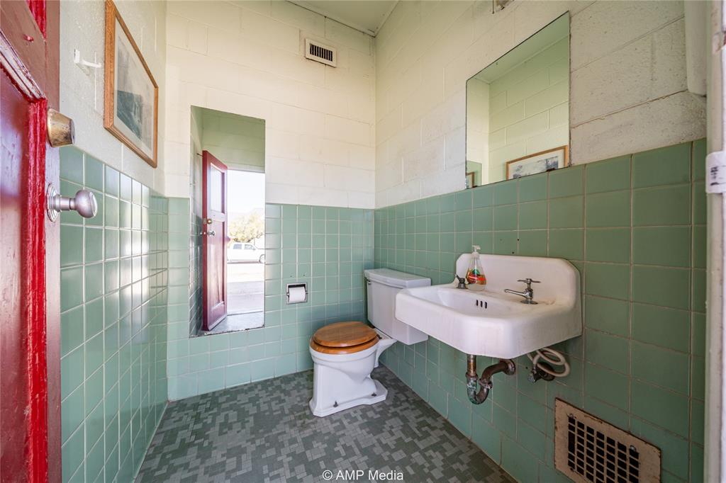 413 N Swenson Street Property Photo 13