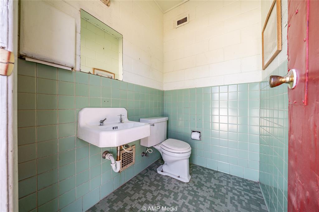 413 N Swenson Street Property Photo 15
