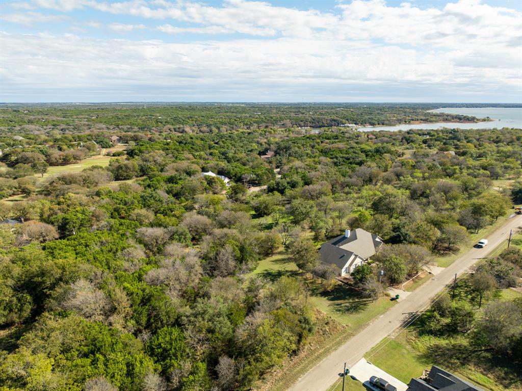 17124 Trailwood Drive Property Photo 4