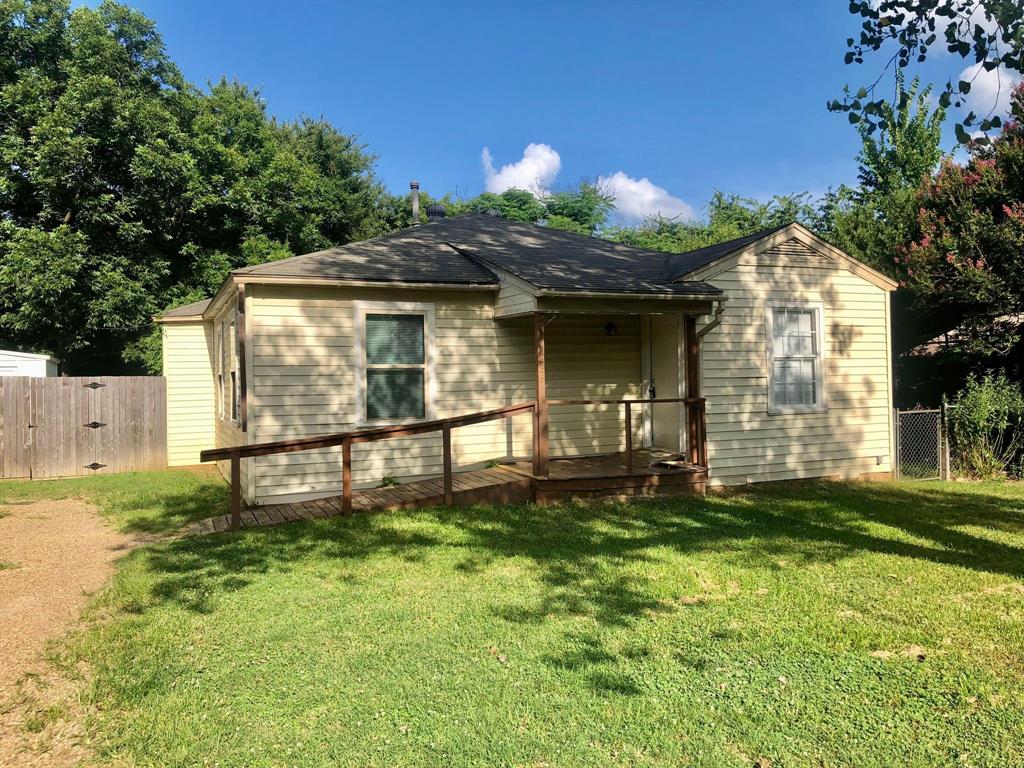 836 E Laramie Lane Property Photo 1