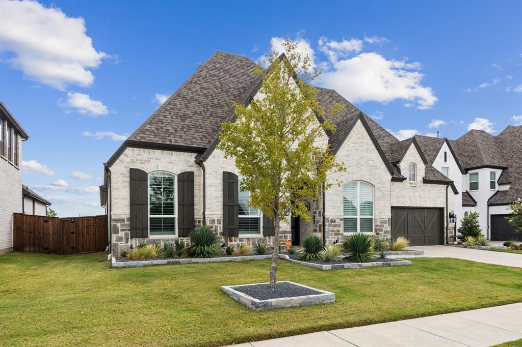 2608 Camden Court Property Photo 4