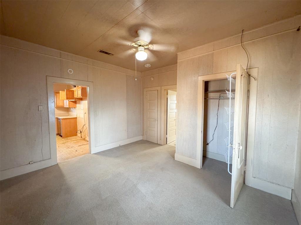 611 N Stratton Street Property Photo 8