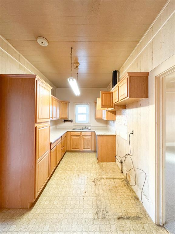 611 N Stratton Street Property Photo 9