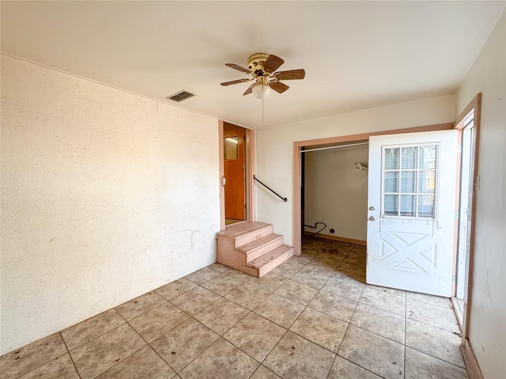 611 N Stratton Street Property Photo 12