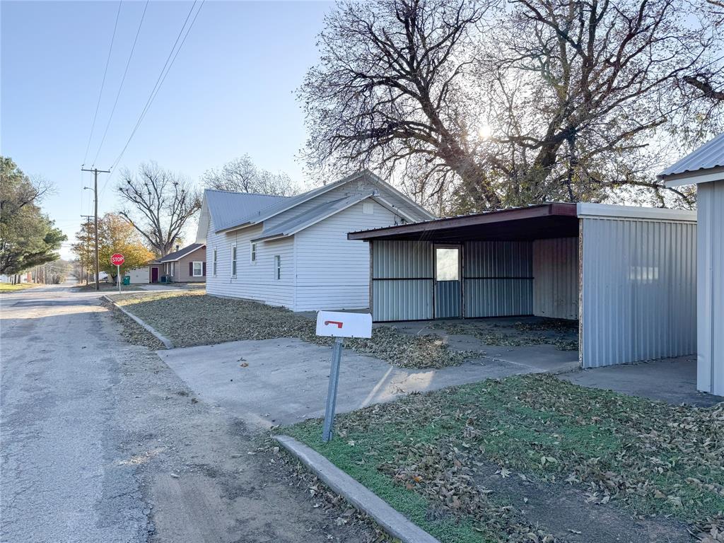 611 N Stratton Street Property Photo 13