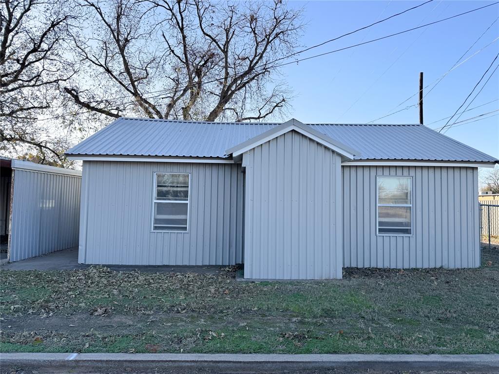 611 N Stratton Street Property Photo 16