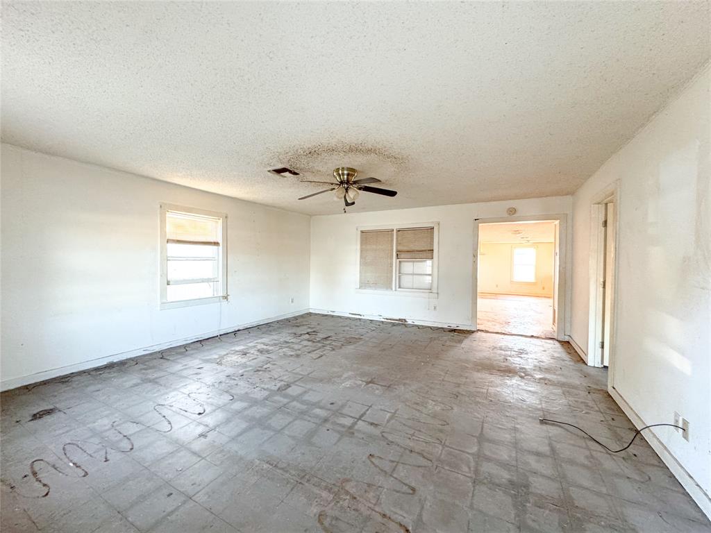 611 N Stratton Street Property Photo 17