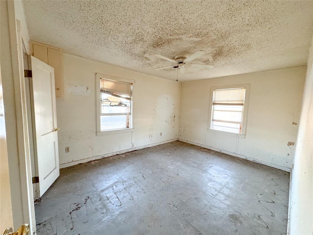 611 N Stratton Street Property Photo 18