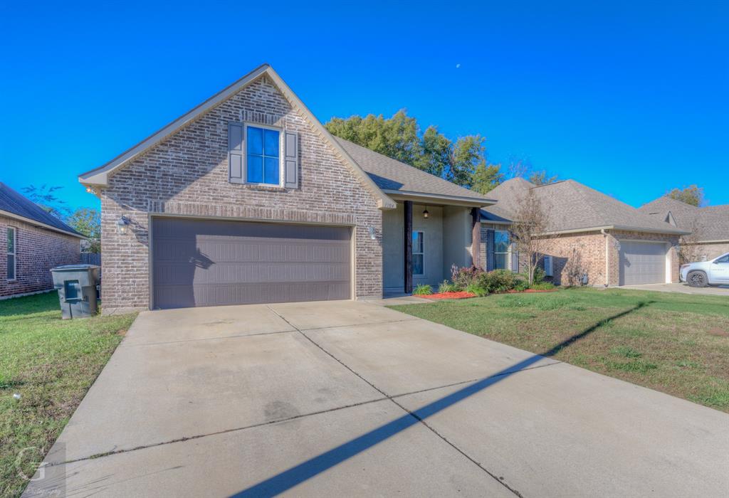 1104 Eli Connor Drive Property Photo 2