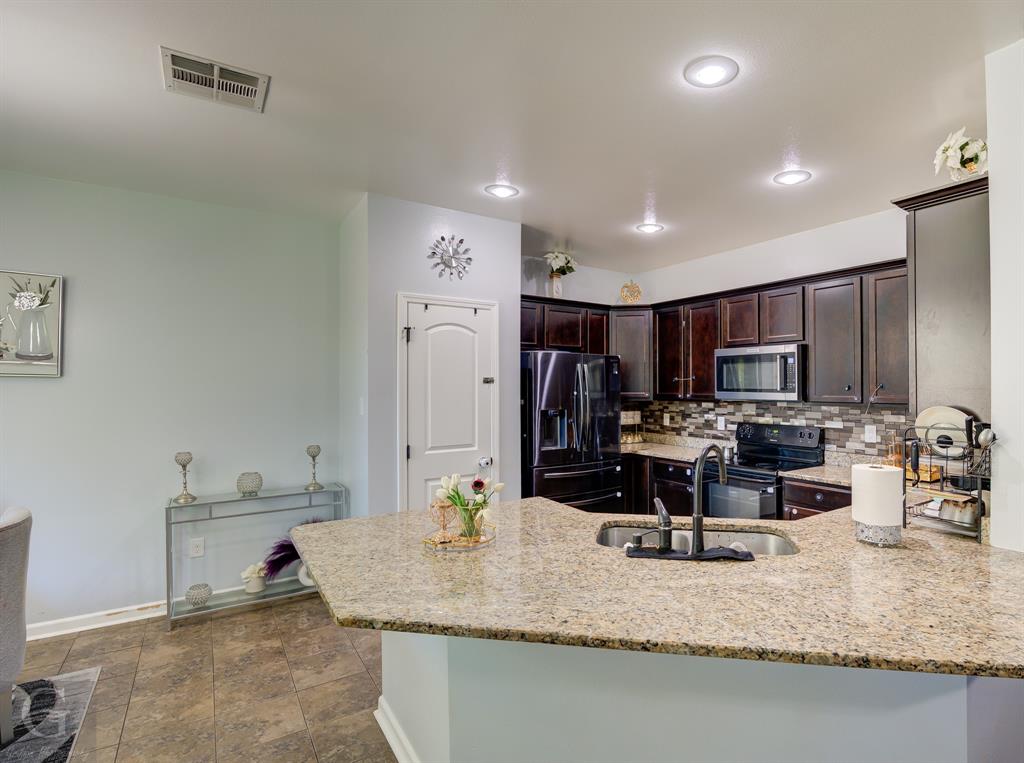 1104 Eli Connor Drive Property Photo 5
