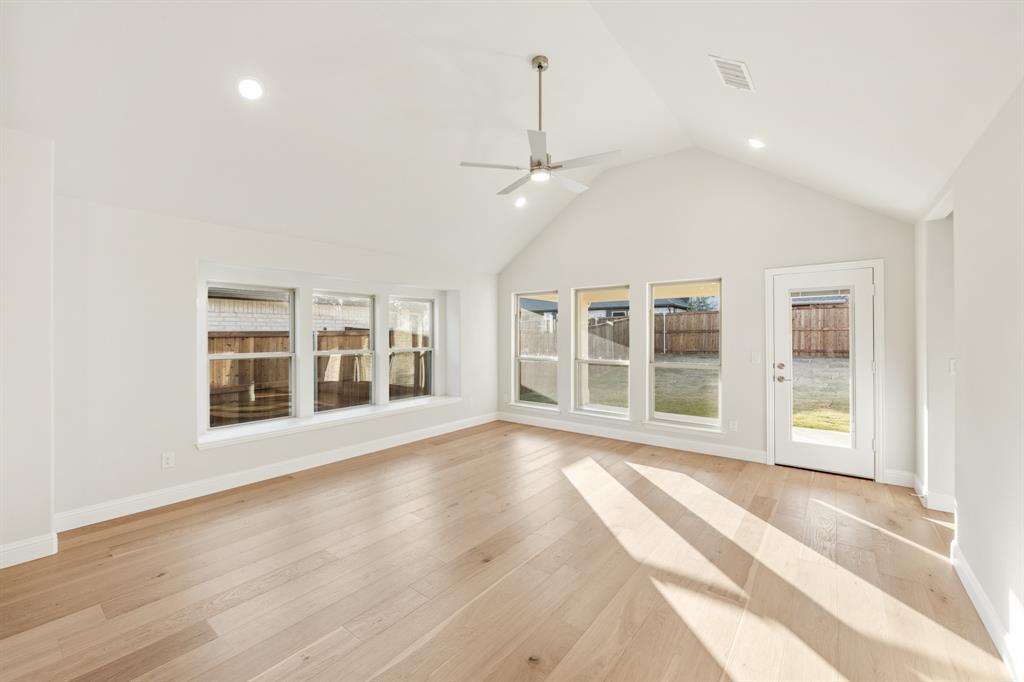 302 Kettlewood Drive Property Photo 14