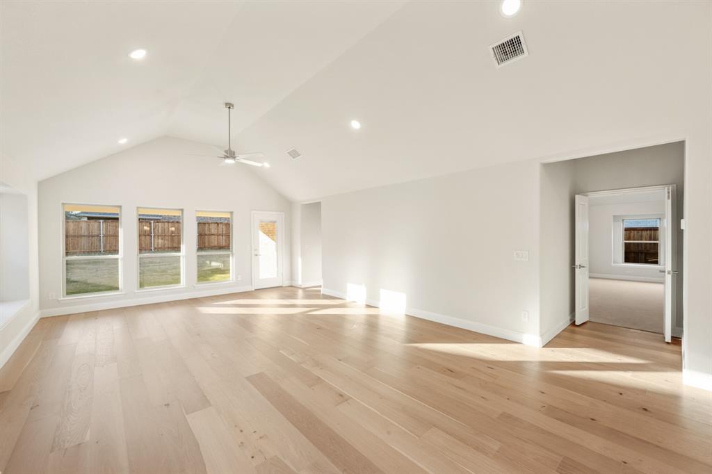 302 Kettlewood Drive Property Photo 19