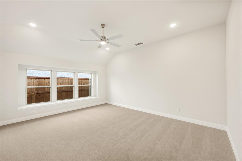 302 Kettlewood Drive Property Photo 20