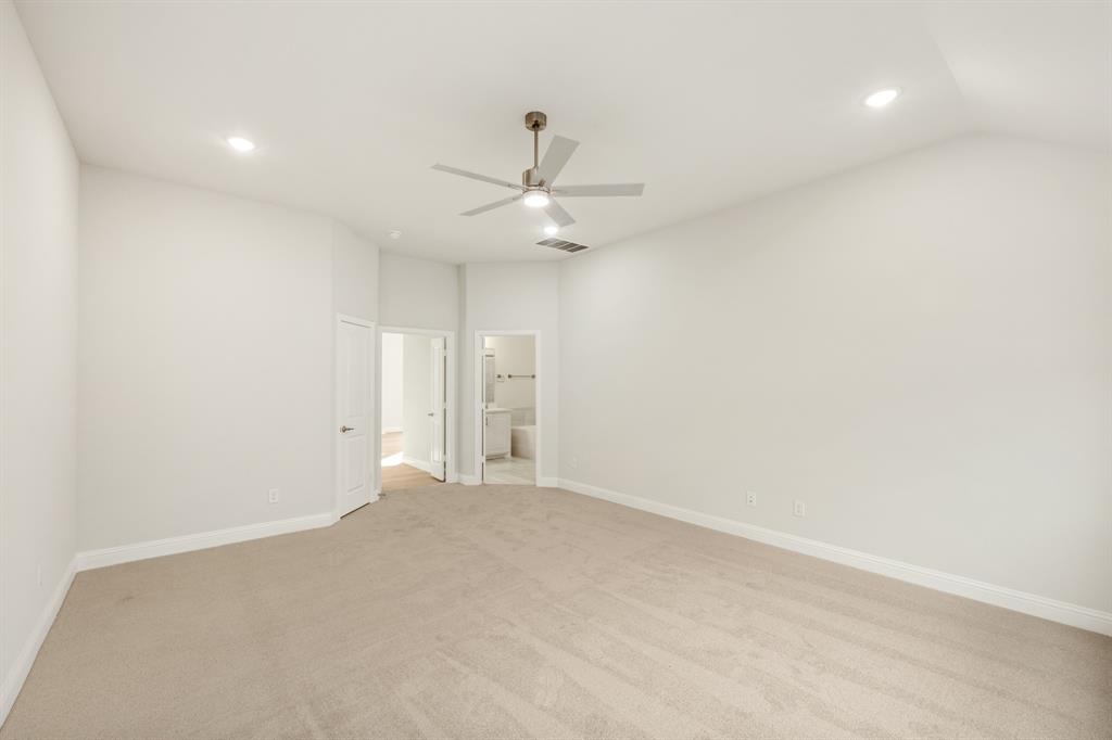 302 Kettlewood Drive Property Photo 22