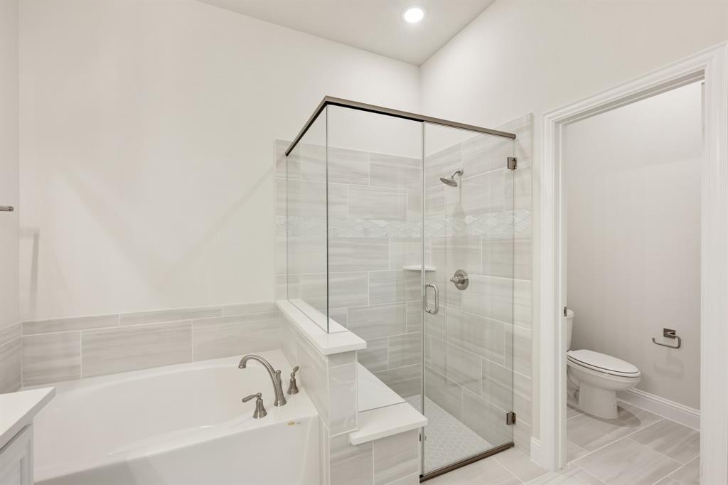 302 Kettlewood Drive Property Photo 25