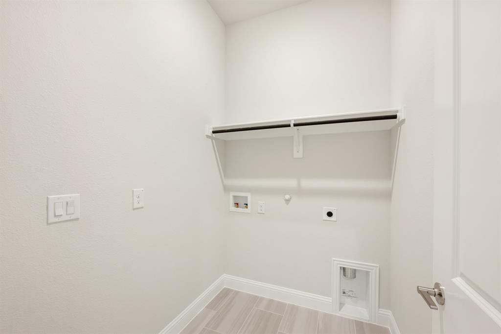 302 Kettlewood Drive Property Photo 33