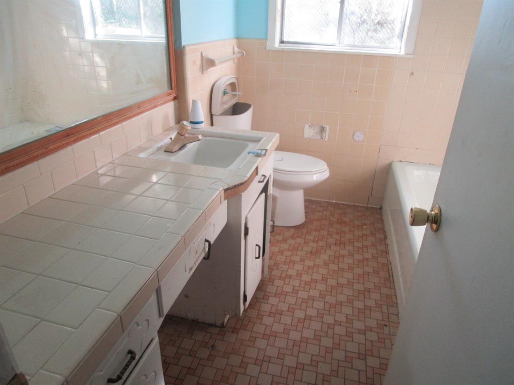 4136 Pines Road Property Photo 14