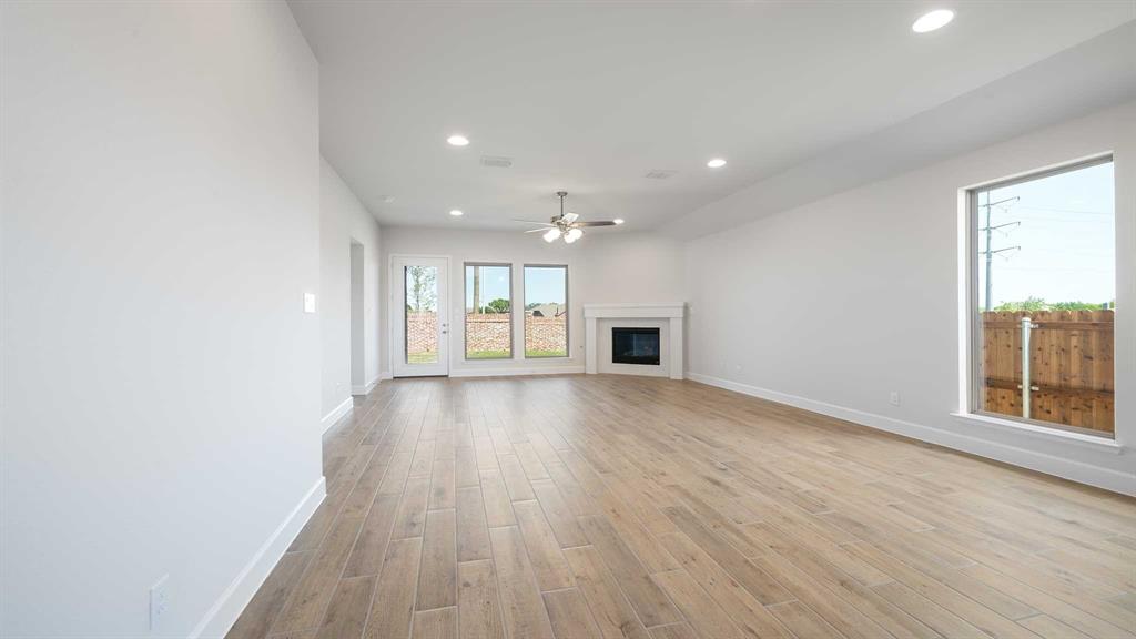 2457 Auburn Street Property Photo 7