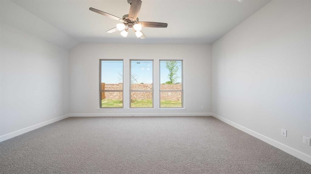 2457 Auburn Street Property Photo 8